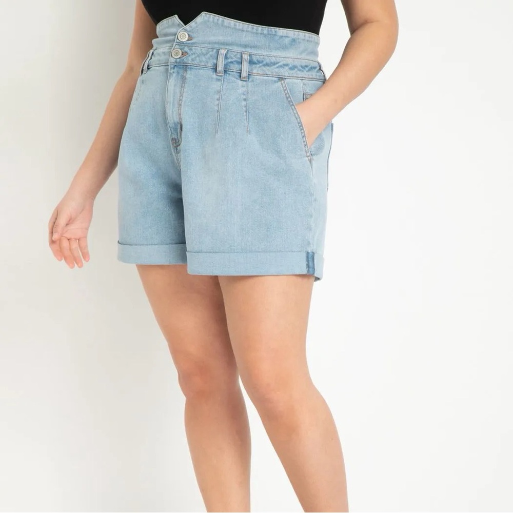 NWOT Eloquii Plus Size 24 High Rise Denim Paperbag Shorts Light Wash